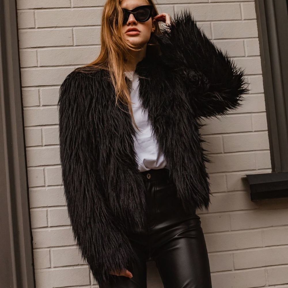 Black Faux Fur Jacket - Missguided